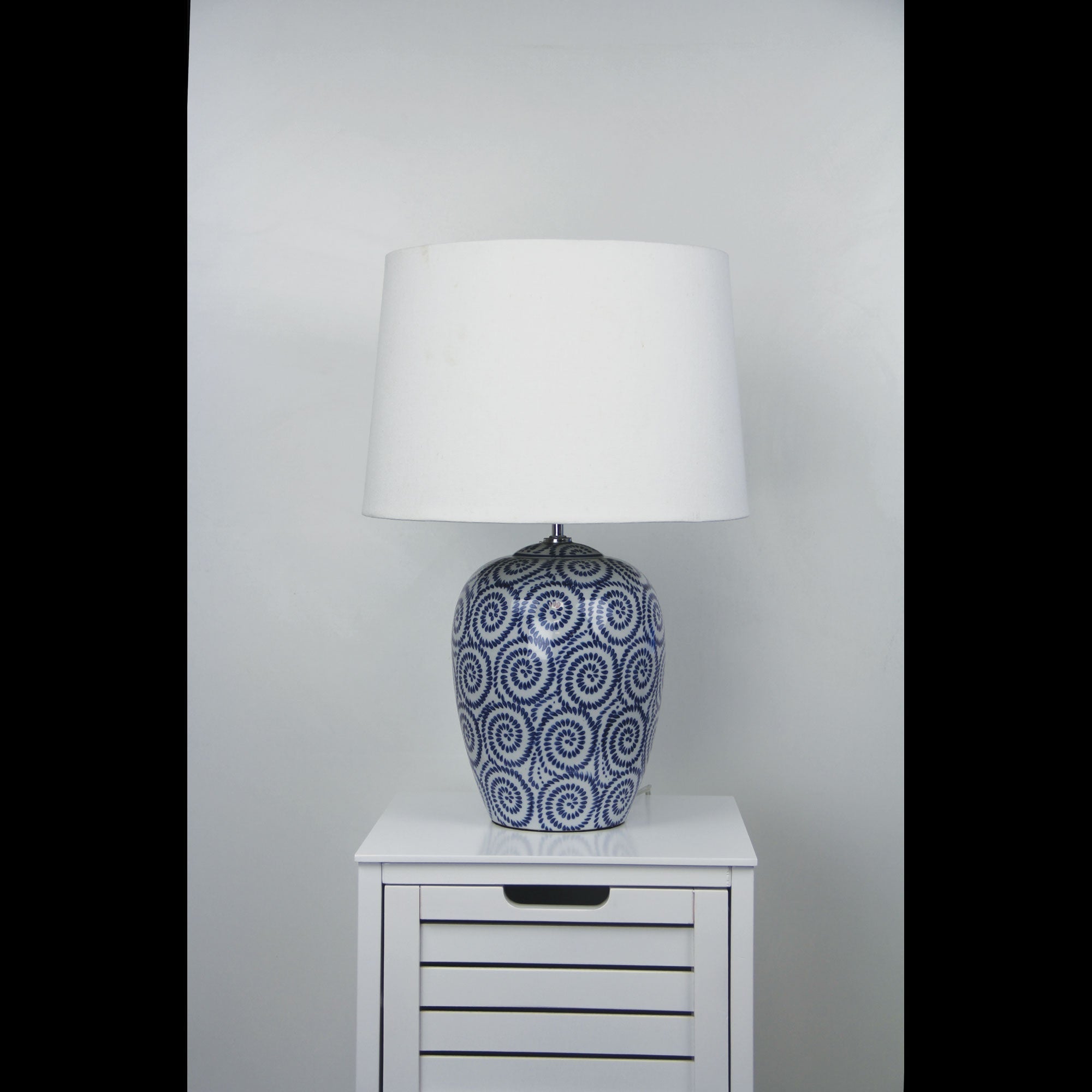 Pippi Swirled Complete Table Lamp